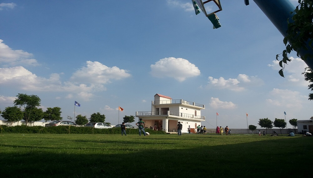 Official website : :The Taj Greens .